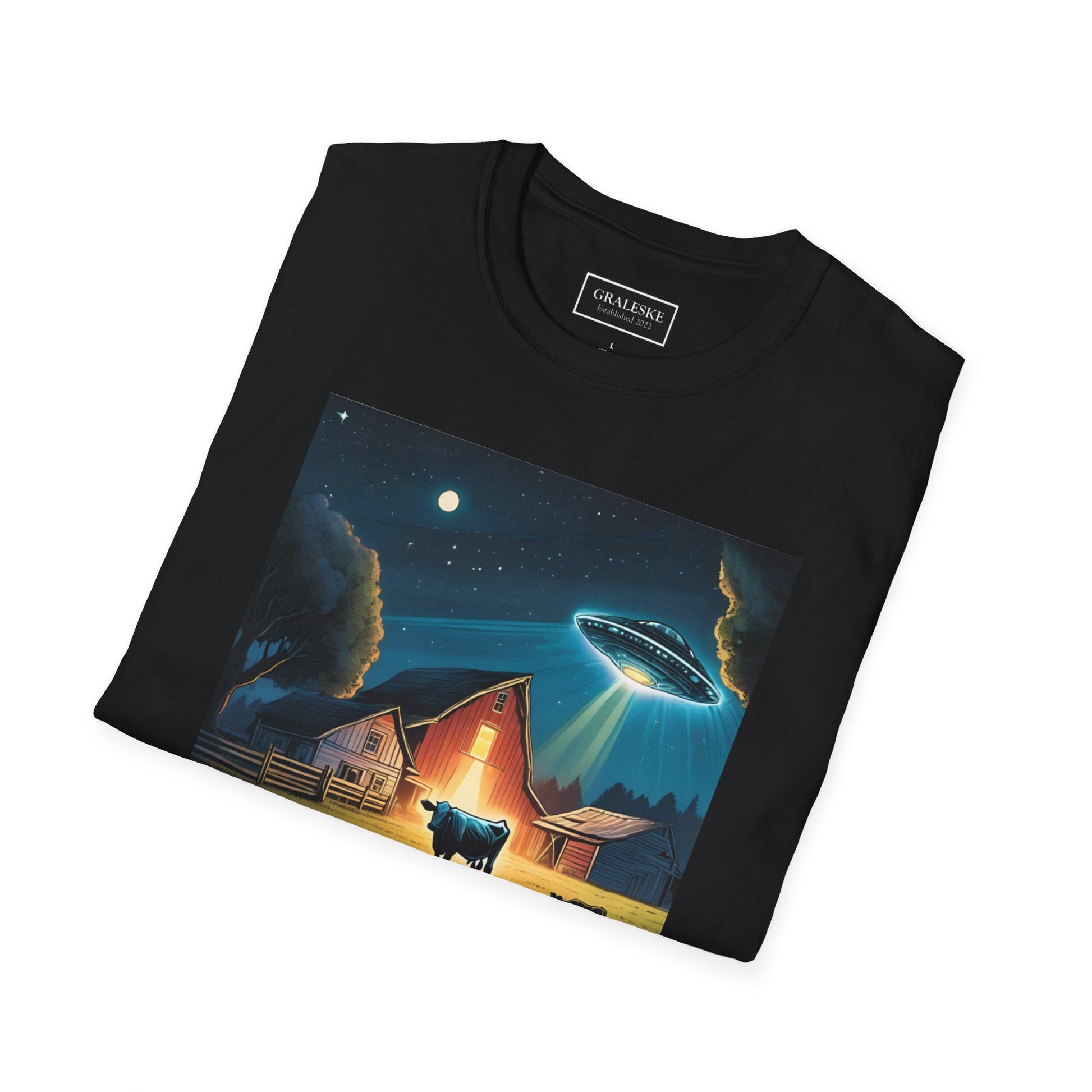 spaceship over farm - 2024 - Unisex T-Shirt - Graleske