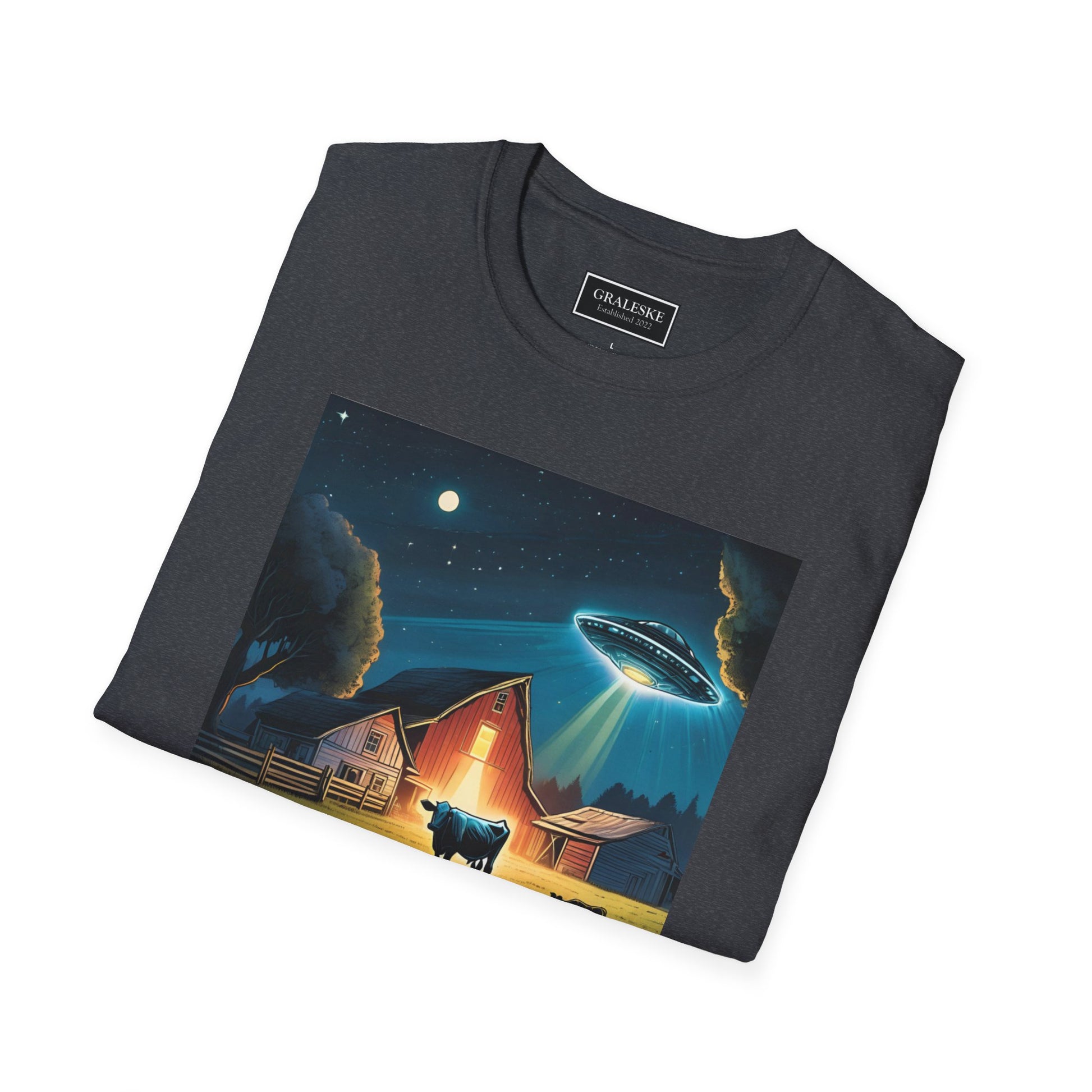 spaceship over farm - 2024 - Unisex T-Shirt - Graleske